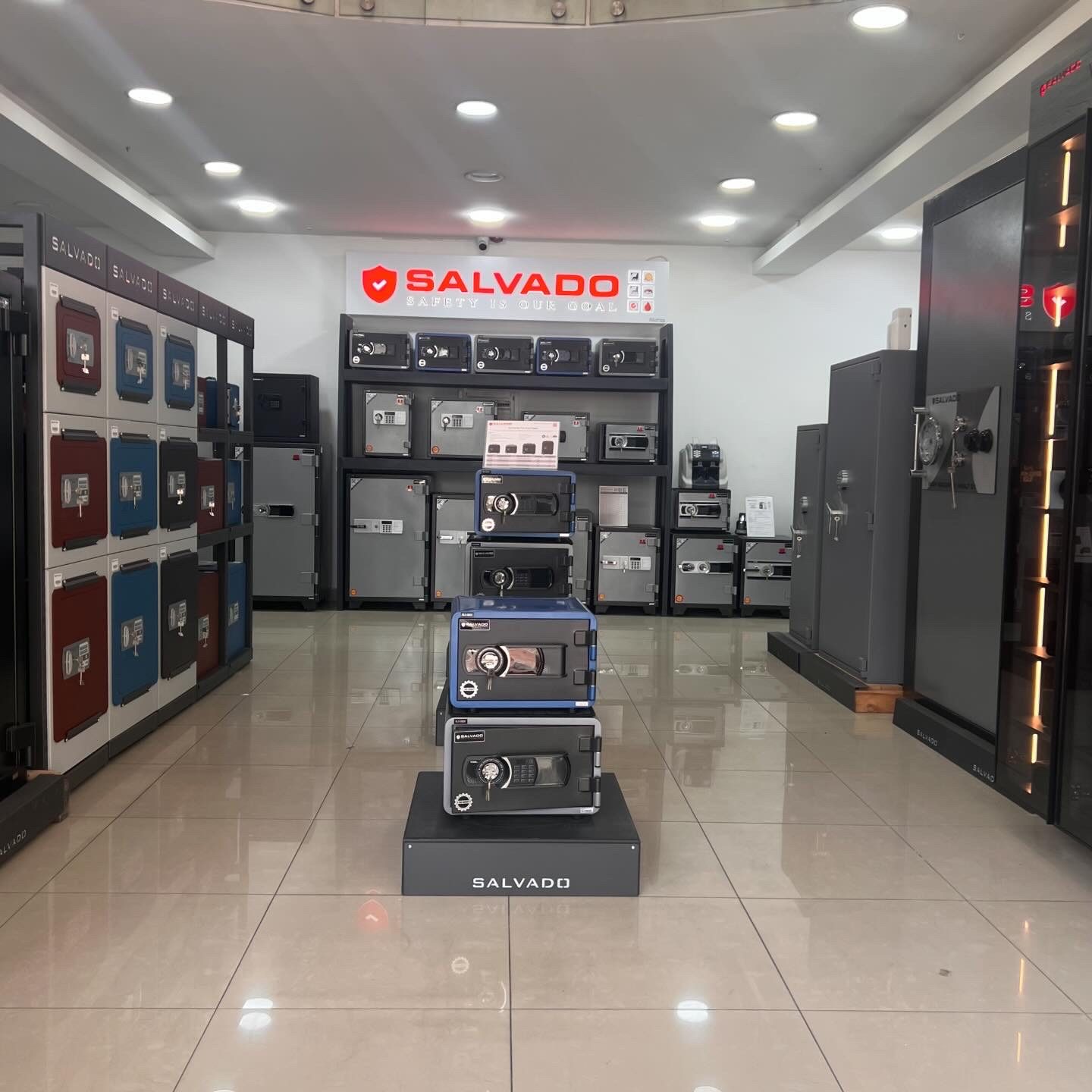 Salvado showroom interior with safes on display